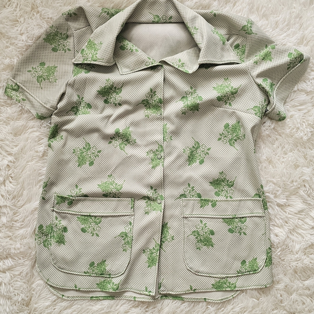 Vintage 1970s Dagger Collar Floral Polka Dot Button Down Womens Top Large Boho